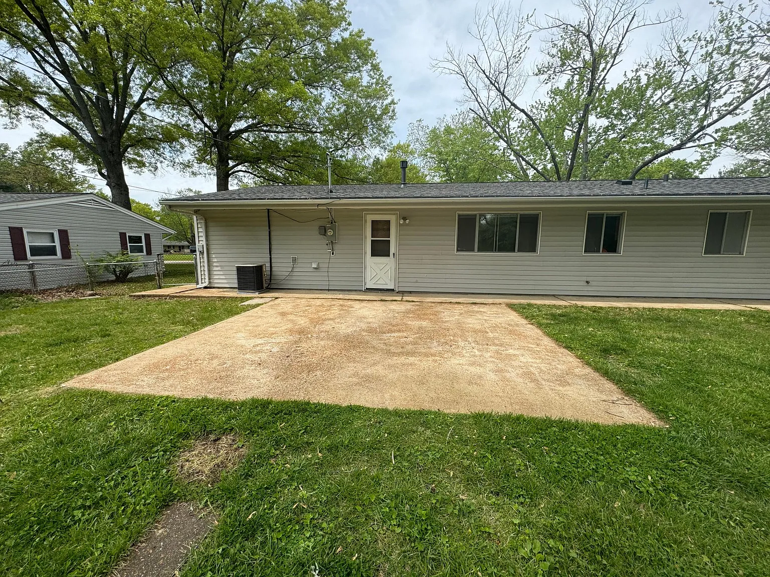3 bed, 1356 sqft, $2,150 — Photo 3