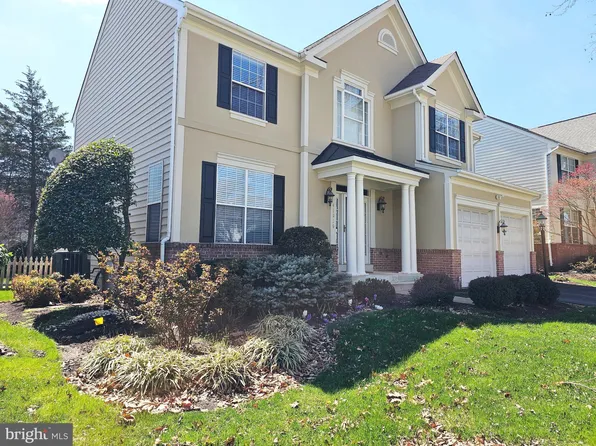 43239 Chase St, Chantilly, VA 20152