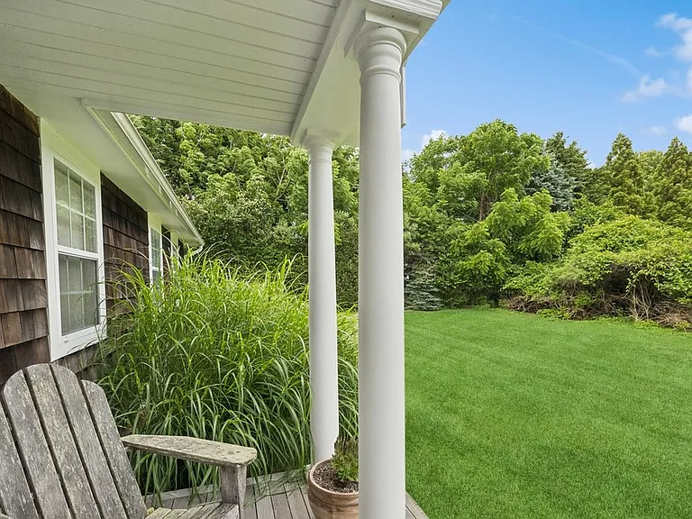 70 Mill Pond Ln — Photo 13