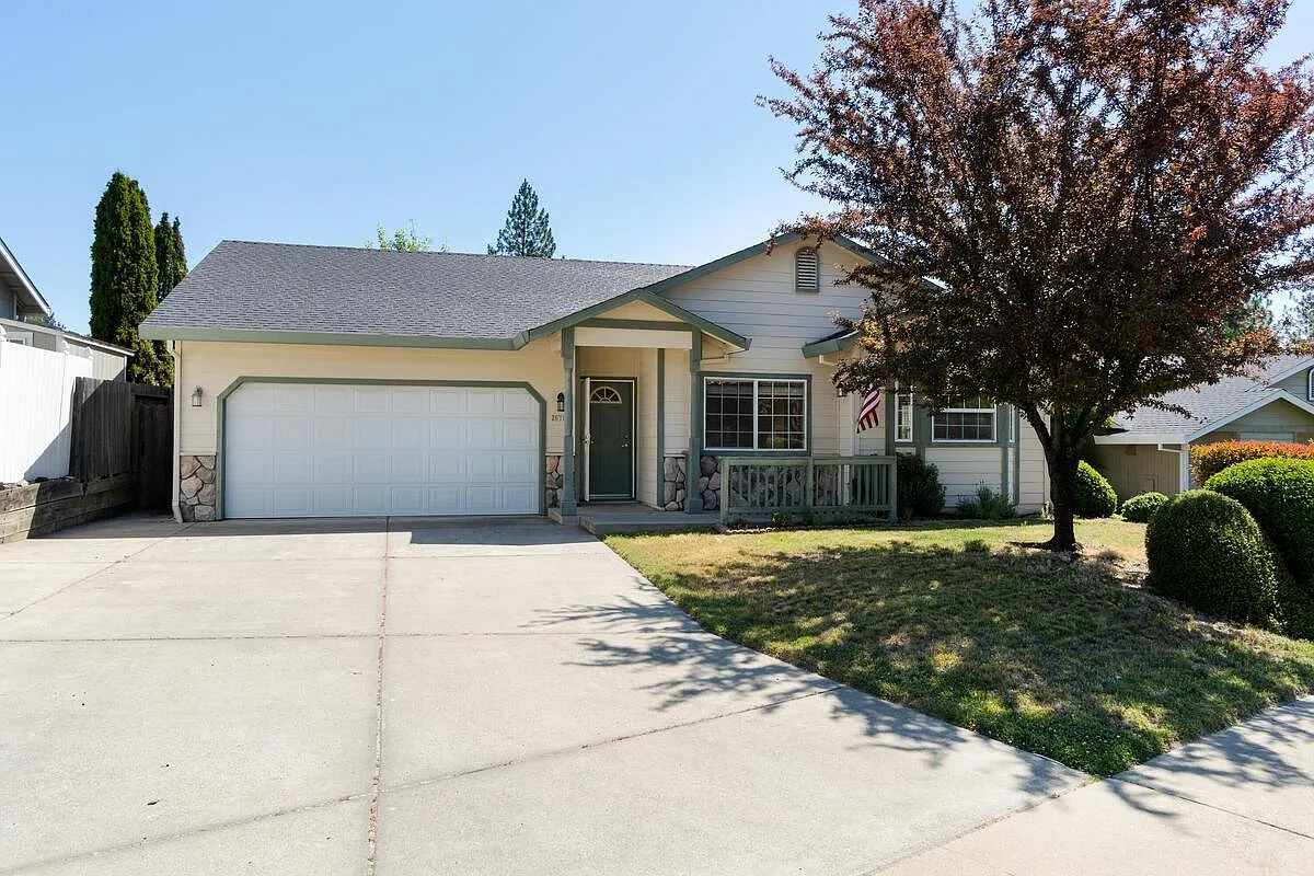 2670 Clay St photo 1