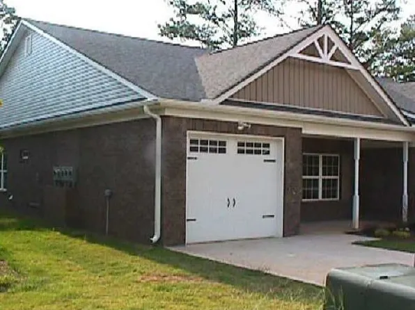 6826 Tara Oaks Dr, Riverdale, GA 30274