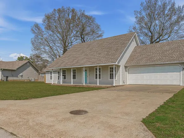 1907 Cloverdale St, Paragould, AR 72450