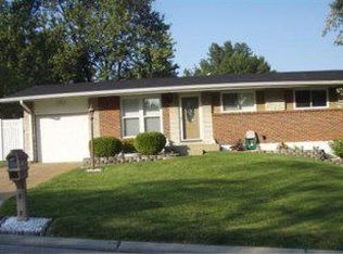 743 Peace Haven Dr, Saint Louis, MO 63125