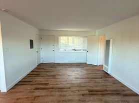 1205 Geraldine Way