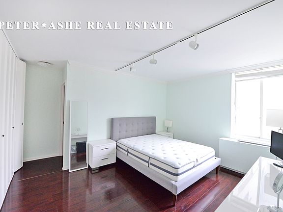 3rd image of 220 E 65th St APT 15A