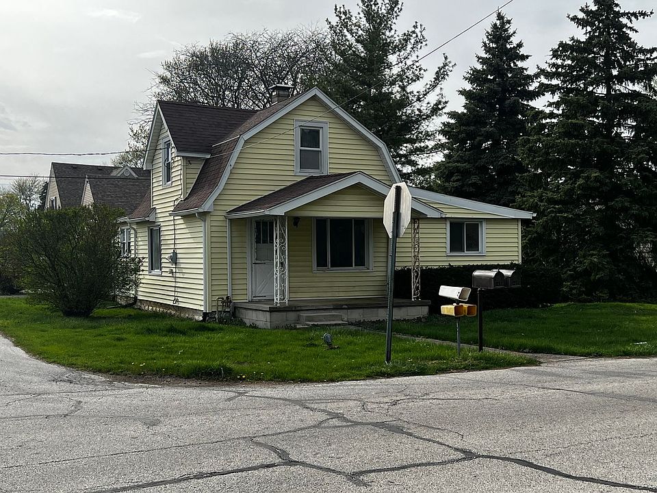 1st image of 842 Hanson St