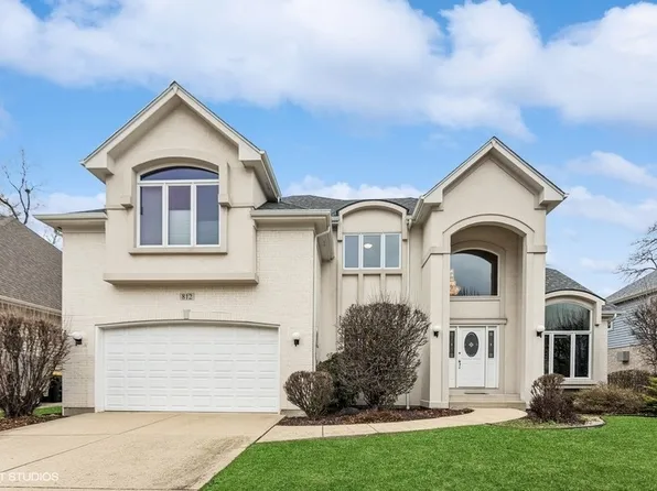 812 Timber Ridge Ct, Westmont, IL 60559