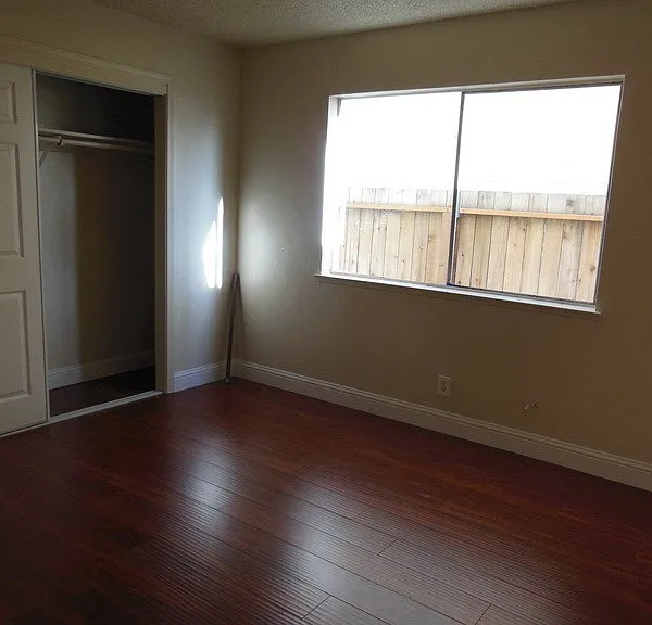 104 Redwood Ave — Photo 8
