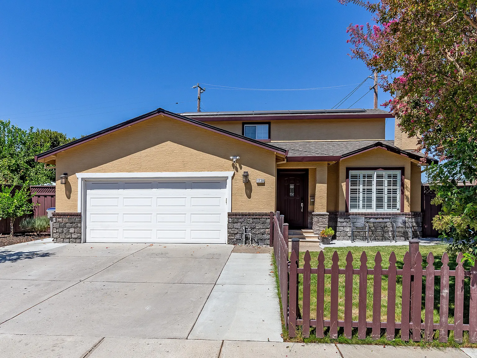 1739 Branham Ln — Photo 1
