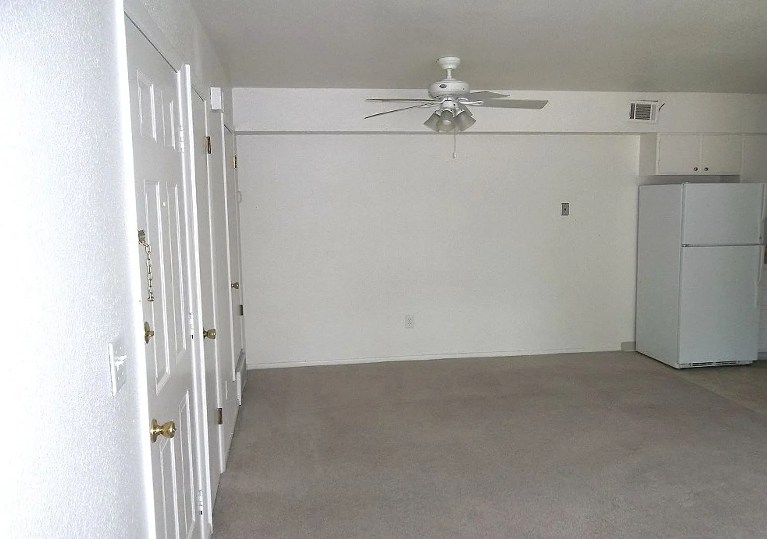 2115 West Plum Street — Photo 3