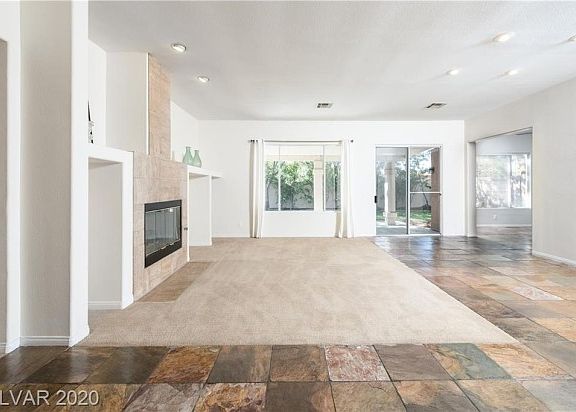 5th image of 9833 Miss Peach Ave