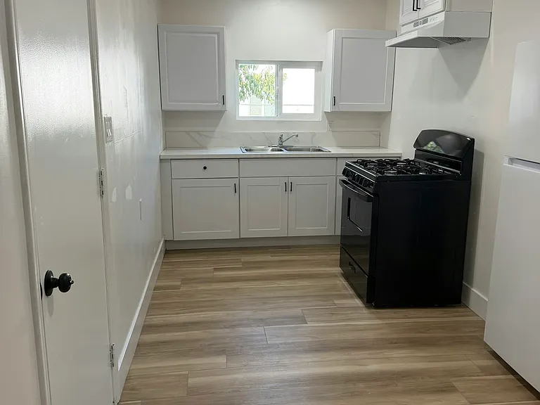 4126 E Burns Ave — Photo 7