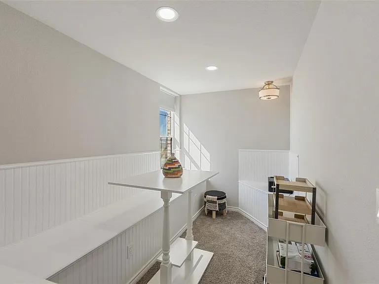 916 W Peach St — Photo 23