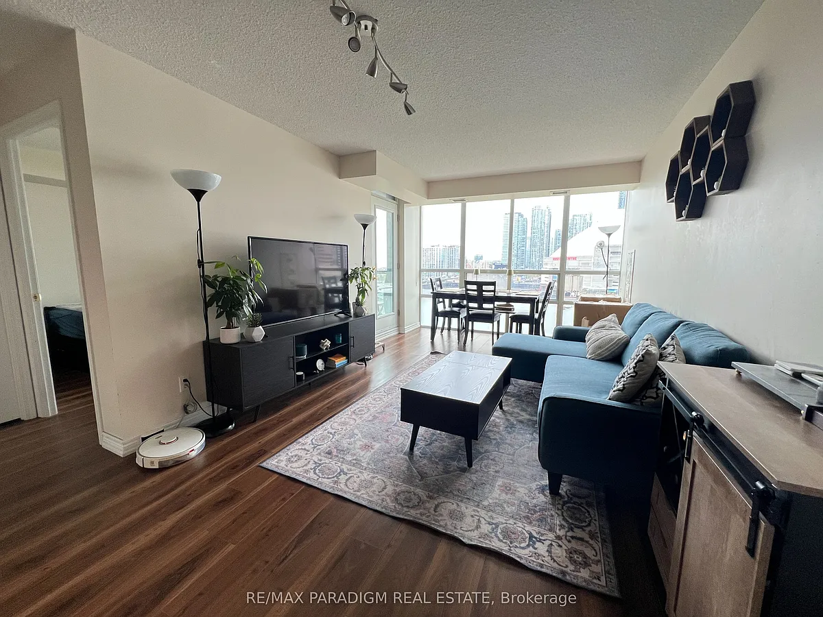 Building Photo - 51 Lower Simcoe St #1110