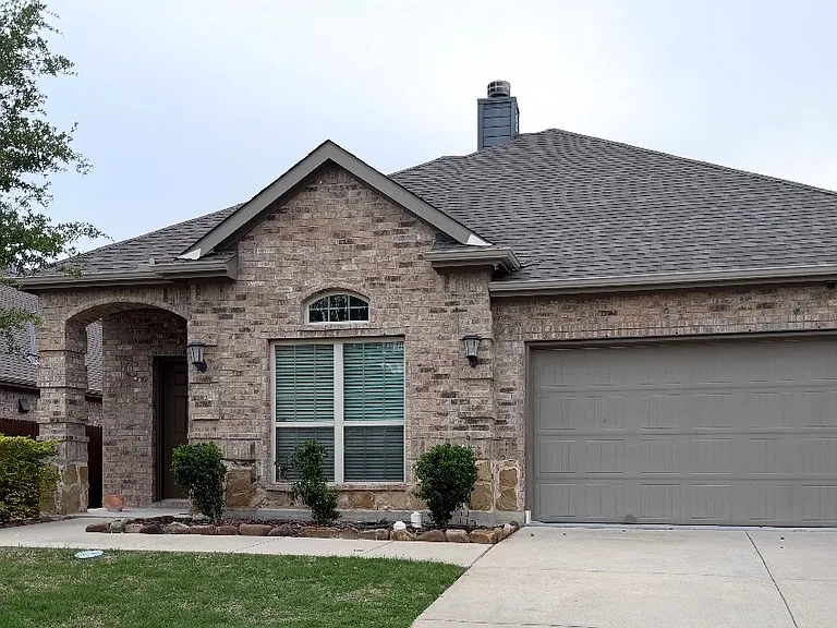 305 Rustic Oak Ln — Photo 1