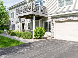 2311 Greens Farm Rd, Niskayuna, NY 12309