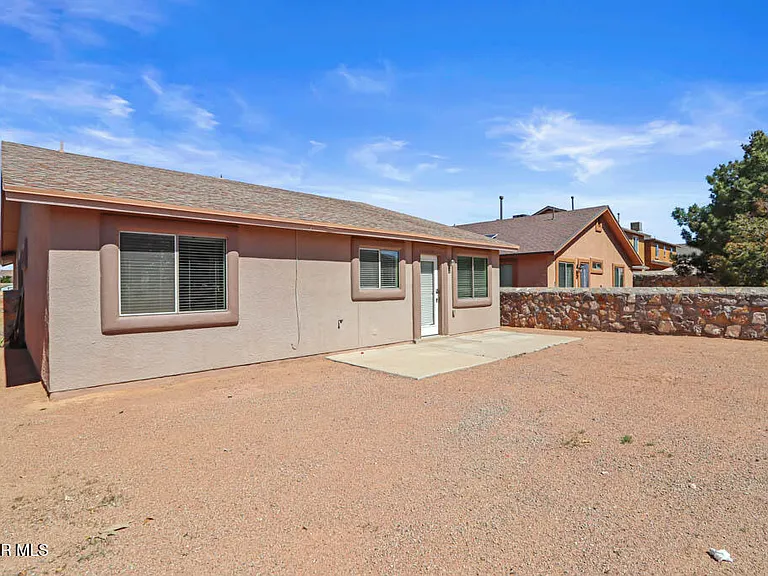 14266 Gil Reyes Dr — Photo 37