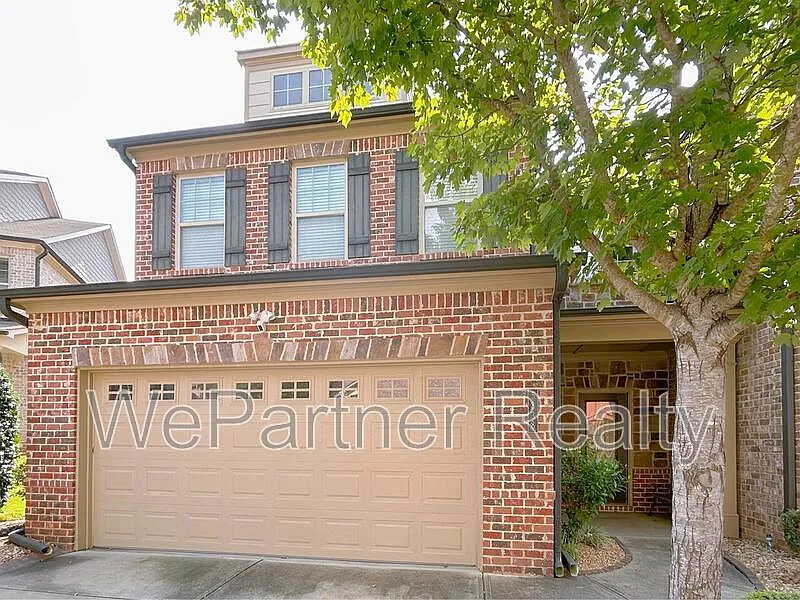 4 bed, 3.5 bath, 2363 sqft, $2,950 — Photo 2