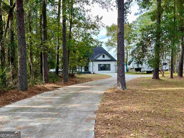 55 Manchester Ct, Woodbine, GA 31569