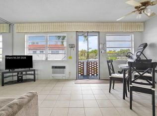 22 SE 3rd Ter APT 15, Dania, FL 33004