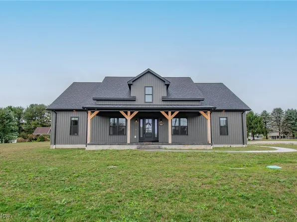 49981 N Park Cir, East Liverpool, OH 43920