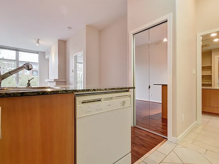 8460 Granville Ave #305 — Photo 18
