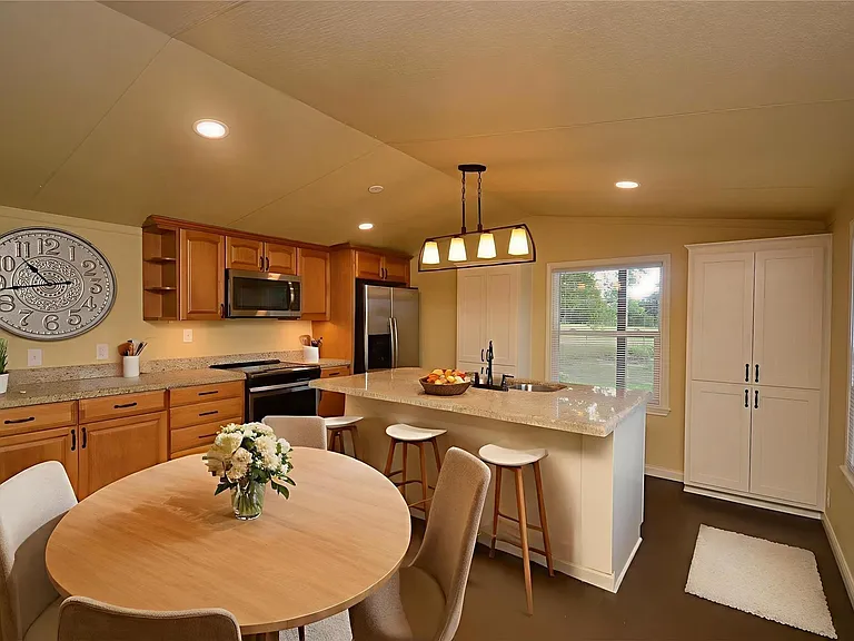 12652 Calvary Rd — Photo 1