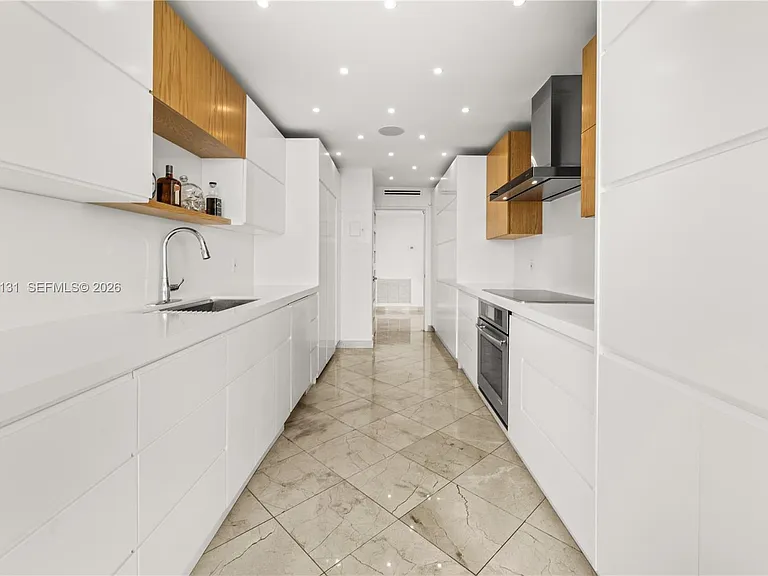 5640 Collins Ave #4D — Photo 9