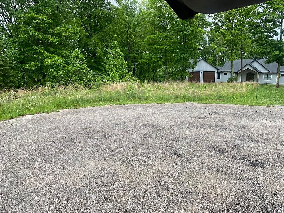 2nd image of 107 Gracie Ln