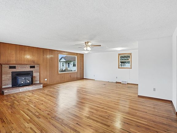 3rd image of 2520 N Bradley Rd