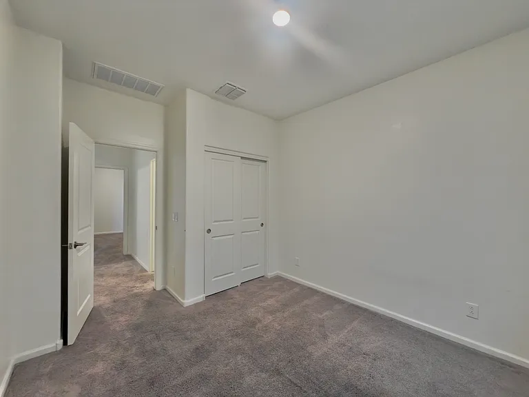 4523 N 92nd Ave — Photo 14