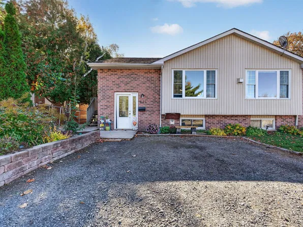 464 Henrietta St, Gananoque, ON K7G 1X7