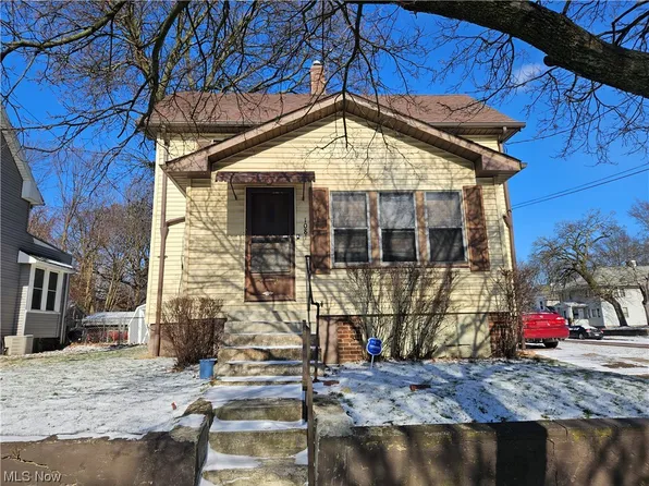 1081 6th Ave, Akron, OH 44306