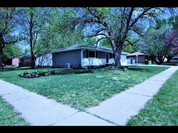 1100 Cold Spring Rd, Lincoln, NE 68512