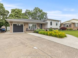 10 Acadia Ct, Welland, ON L3C 6J5