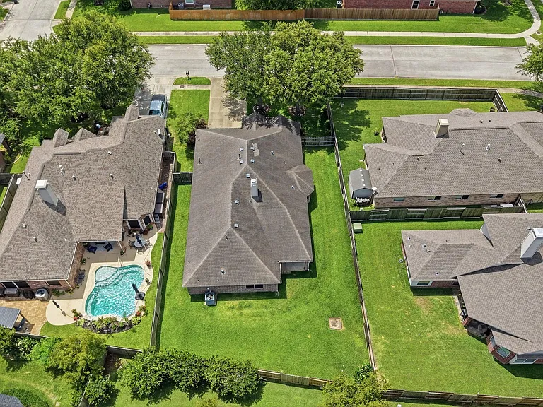 321 Preston Ln — Photo 33