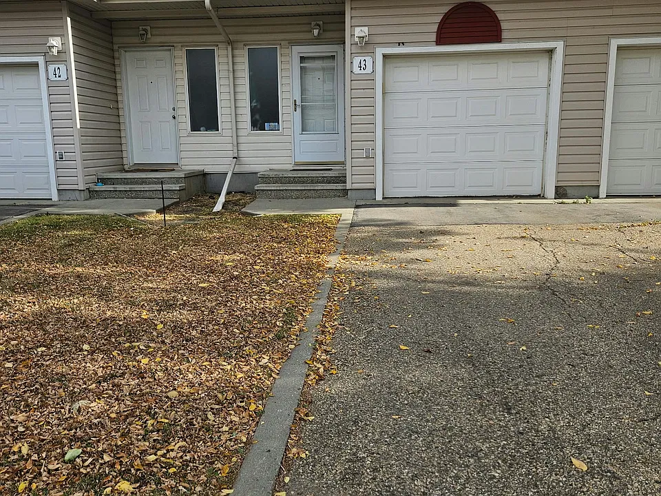 451 Hyndman Cres NW #43