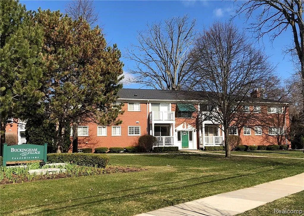 2 bed, 1.5 bath, 1273 sqft, $1,500 — Photo 1