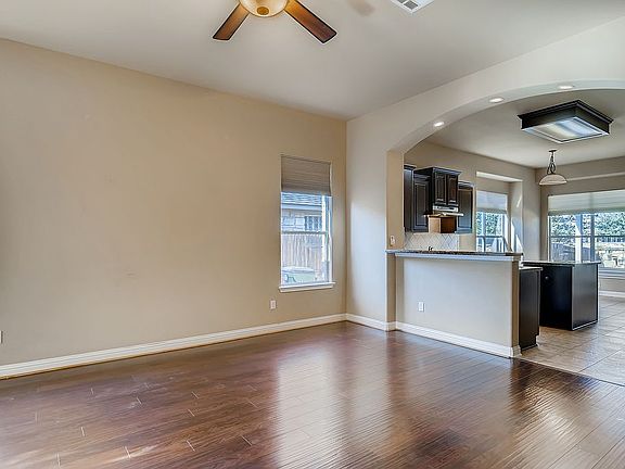 5th image of 2840 Angelina Dr