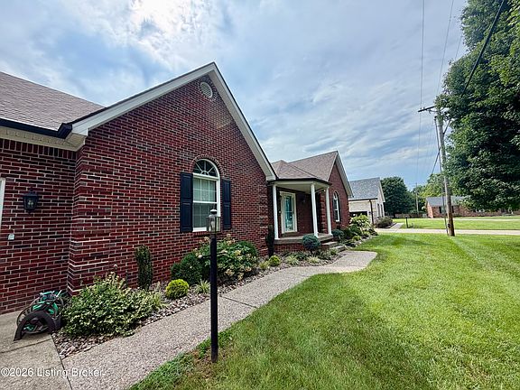 3rd image of 2025 Shannon Dr