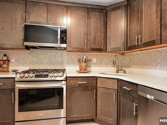 5th image of 1240 Garrison Court