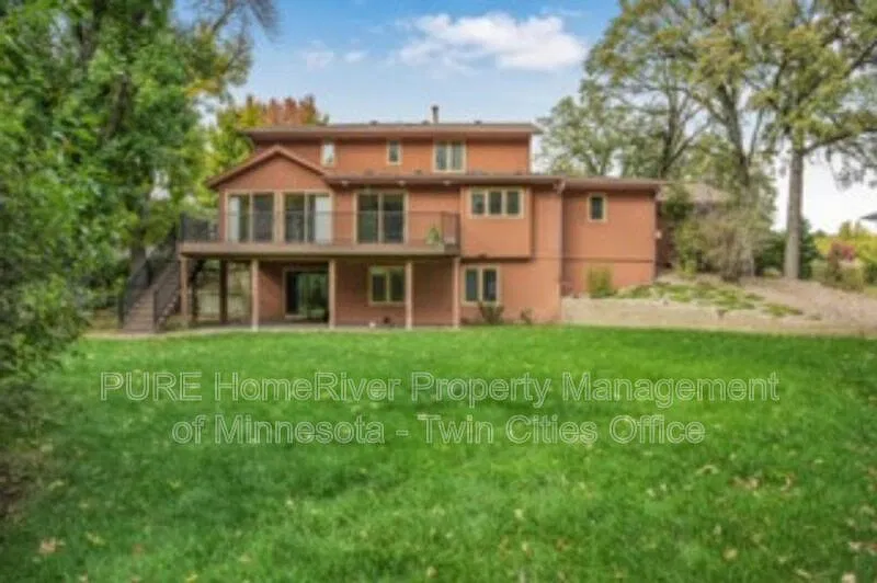 7420 Hyde Park Cir