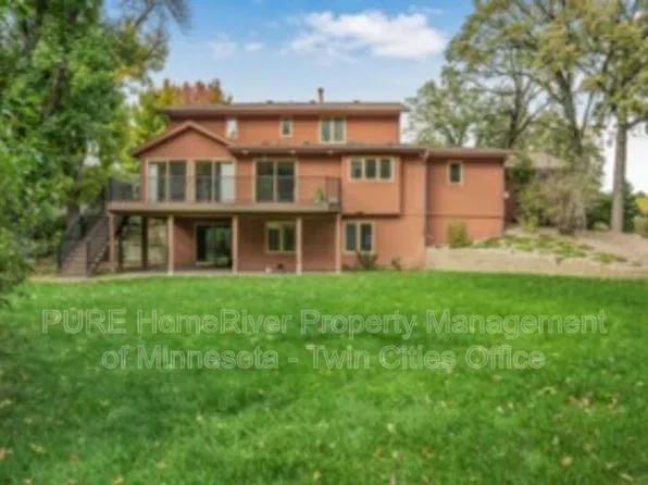 7420 Hyde Park Cir, Edina, MN 55439
