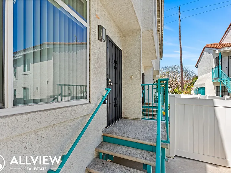 2418 Huntington Street — Photo 25