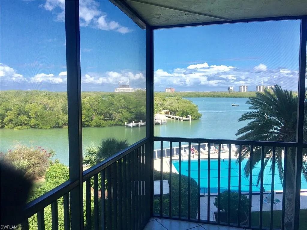 2 bed, 2.0 bath, 1525 sqft, $7,900 — Photo 2