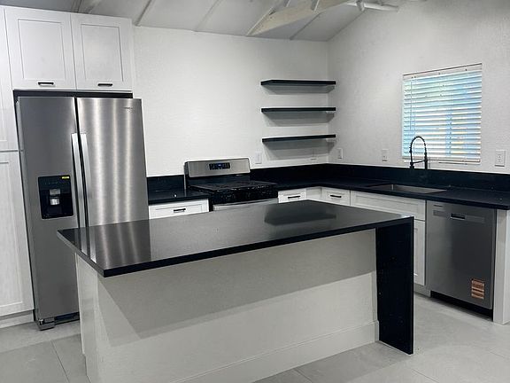 2nd image of 800 Canosa Ave #2
