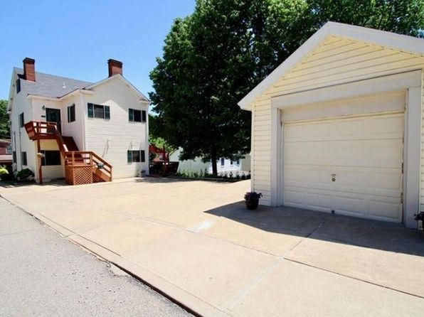 400 Sweetbriar St #2