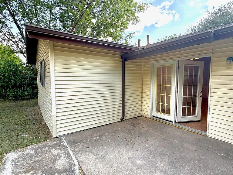 5213 Halmark Dr — Photo 28