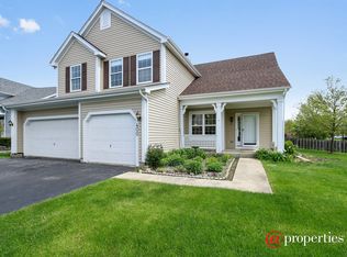 400 Penny Ln, Grayslake, IL