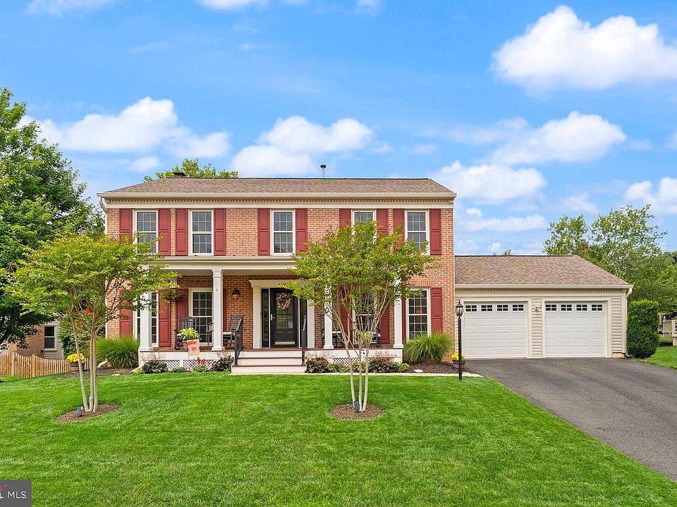 1st image of 43305 Wayside Cir